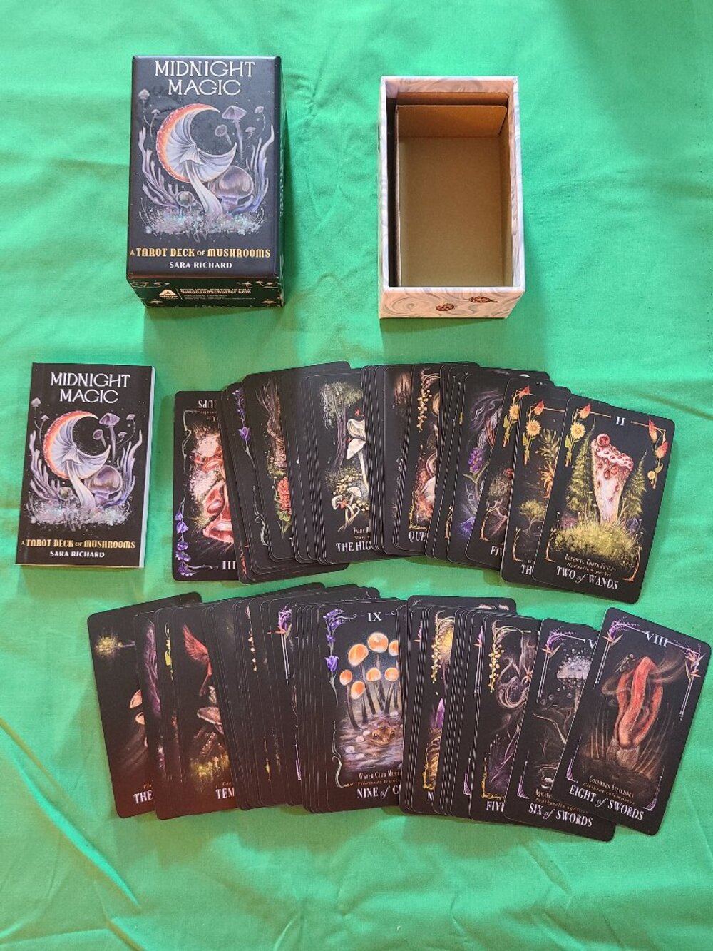 Tarot Cards Midnight Magic A deck of Mushrooms - Picture 4 of 5